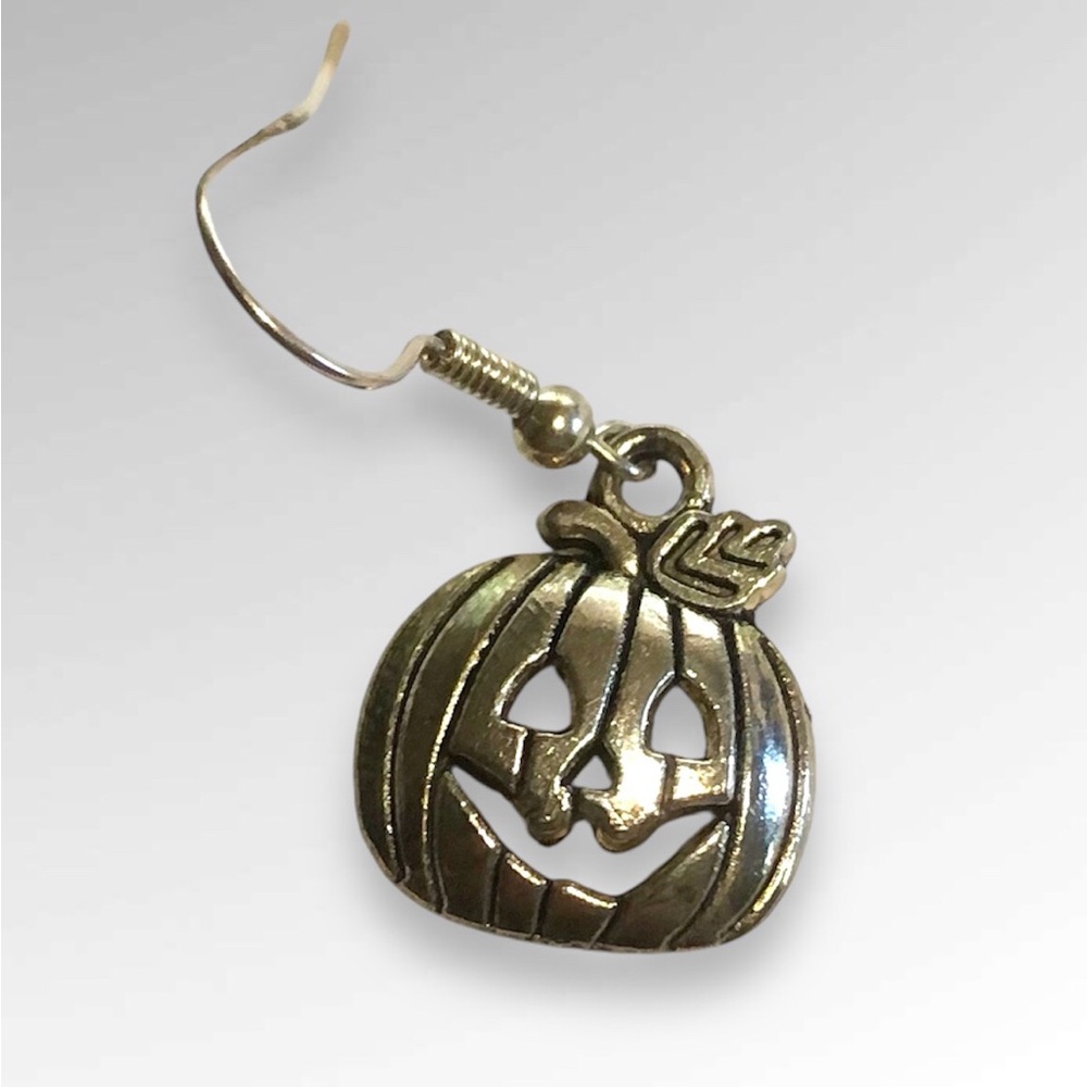 Pumpkin Smiley Spooky Halloween Silver Tone Dangle Earrings Fall - Picture 2 of 3